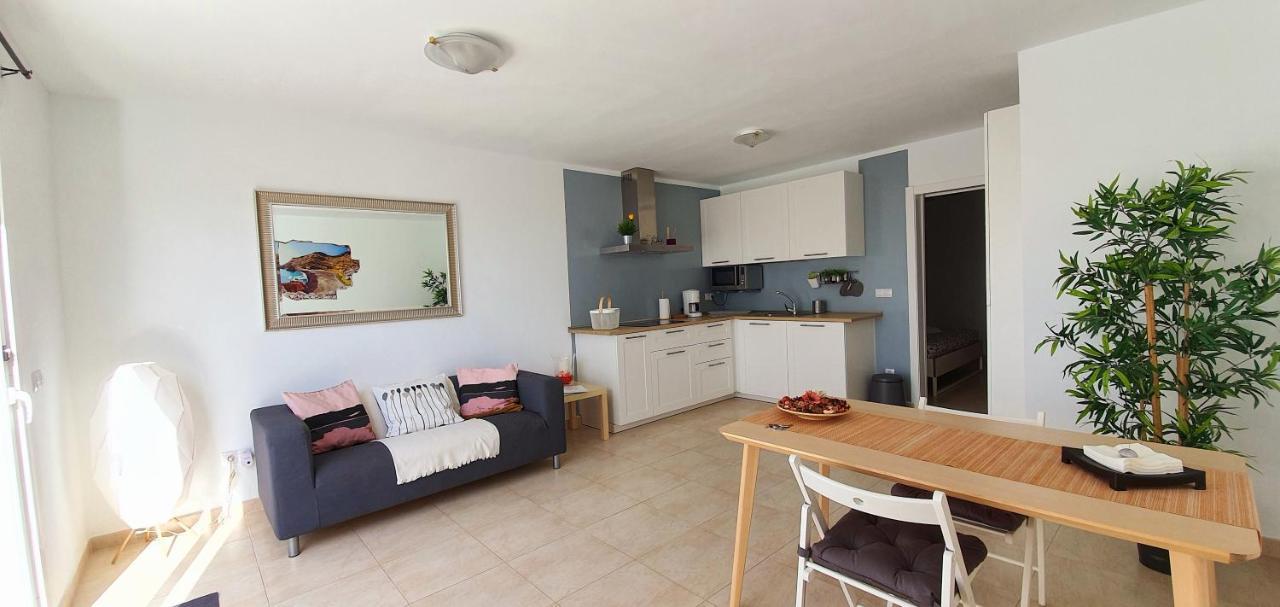 Apartamento Las Brisas Playa Blanca  Exterior photo
